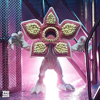 Youtooz フィギュア　stranger things 未開封　スティーブ Amazon.com: You Tooz Eleven 4.6'' inch Vinyl Figure